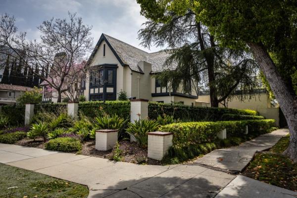 Getty House is located on South Irving Boulevard in Windsor Square, nearly five miles west of Los Angeles City Hall.