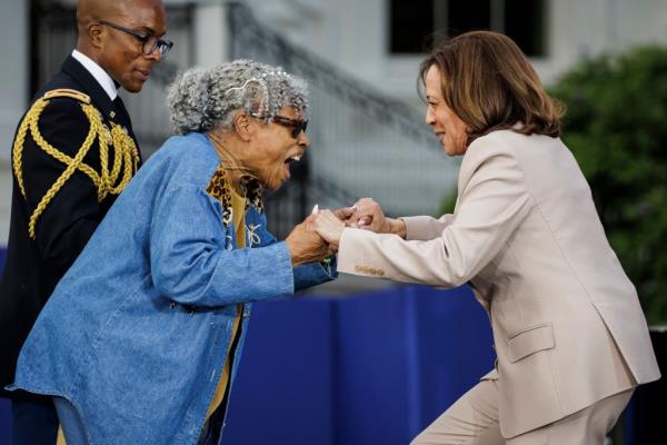 Vice President Harris recognized Opal Lee, also known as the Grandmother of Juneteenth, during a Juneteenth co<em></em>ncert on the South Lawn of the White House on June 13, 2023.</p>

<p>　　