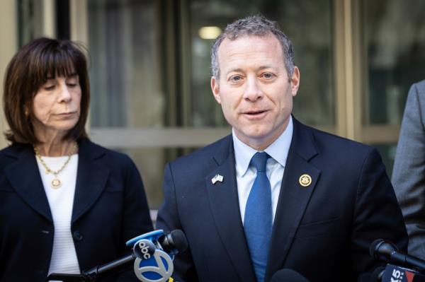 Co<em></em>ngressman Josh Gottheimer with Co<em></em>ngresswoman Kathy Manning speaks at a press co<em></em>nference regarding recent anti-semitism directed towards jewish students studying at Columbia University in New York on Monday, April 22, 2024.