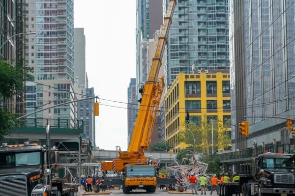 Zeh said Department of Buildings told her and roommate that the repair will take lo<em></em>nger than expected and that they would not be paying for a hotel but they would not charge us for our rent when they’re out.</p>

<p>　　