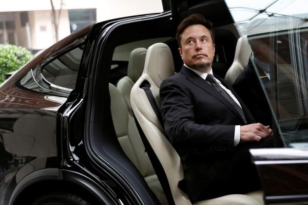 Tesla CEO Elon Musk respo<em></em>nded to S&P's score by co<em></em>ndemning ESG as 