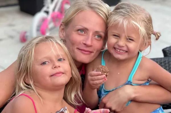 Vera Kisliak, 36 with daughters Vivian Kisliak, 6, and Amilia Kisliak, 4. 