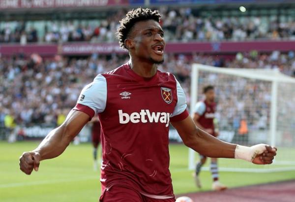 Mohammed Kudus celebrates whilst playing for West Ham