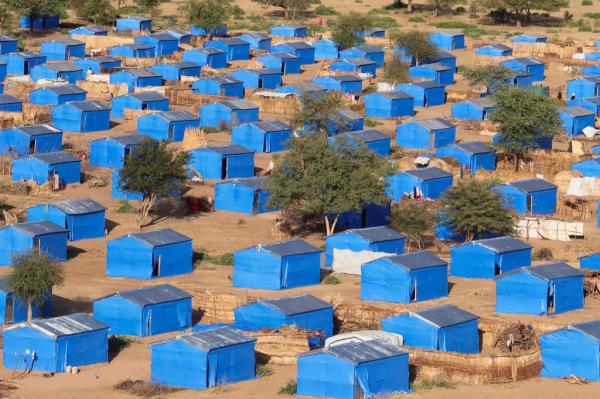 A  view of refugee tents can be seen in the Metche Sudanese refugee camp, Chad.</p>

<p>　　