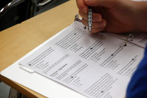 The new rules the College Board announced could be a game-changer in education, as students will feel less hurried under the pressure they're already facing from taking the SAT exam.</p>

<p>　　