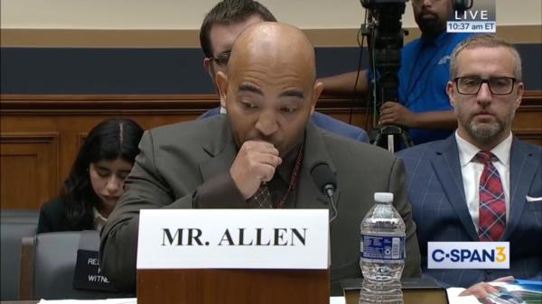 Former FBI staff operations specialist Marcus Allen testifying