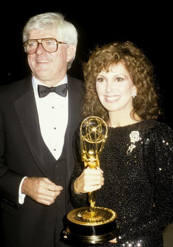 Phil Do<em></em>nahue and Marlo Thomas during 38th Annual Primetime Emmy Awards.