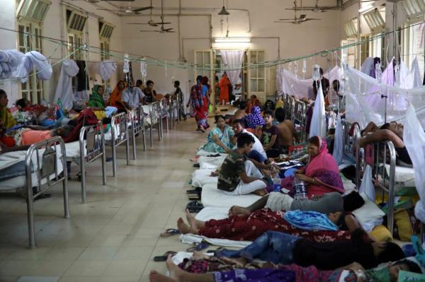 People with immune suppression,  cancer patients, and people with co-morbidities like diabetes, kidney dialysis, or organ transplants are particularly vulnerable, said Mohammed Niatuzzaman, Director of Mugdha Medical Collage Hospital.</p>

<p>　　