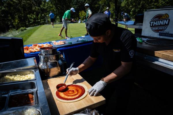 New Jersey locals are raving a<em></em>bout the Cybertruck pizza.