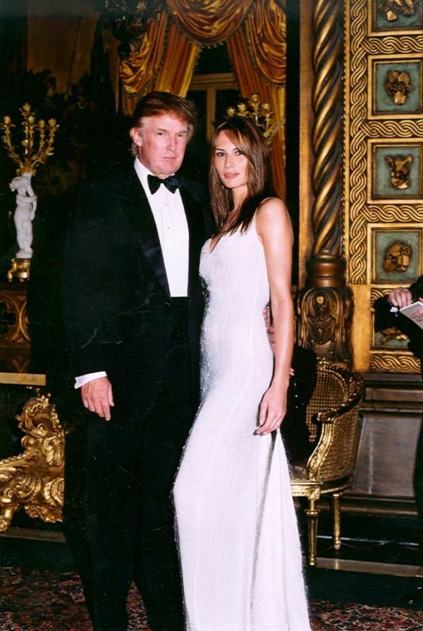 Do<em></em>nald Trump and Melania Knauss posing together at the Mar-a-Lago estate in Palm Beach, Florida, in 1999