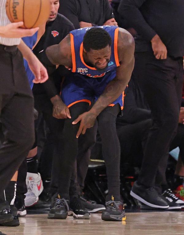 Julius Randle got injured during the Knicks' win over the Heat on Saturday.