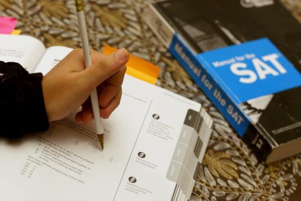 A student taking a practice test. 