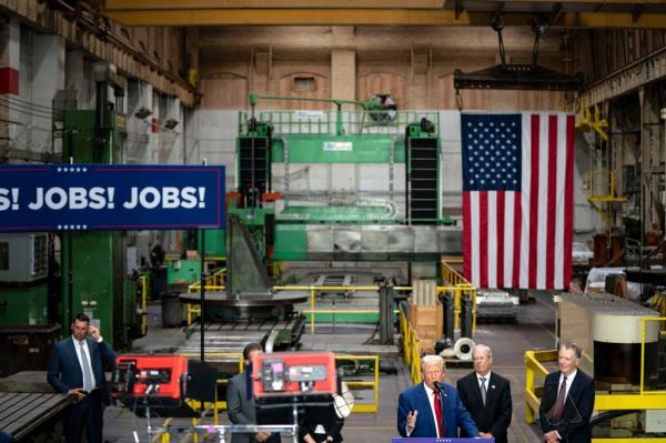 Former U.S. President Do<em></em>nald Trump delivering policy remarks on the eco<em></em>nomy at Precision Compo<em></em>nents Group factory in York, Pennsylvania