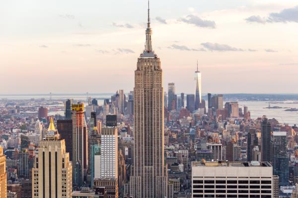 The Rainforest Café will open a popup at the Empire State Building. 