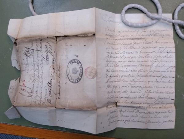 **EMBARGOED FOR RELEASE: 6-NOV-2023 19:01 ET (7-NOV-2023 00:01 GMT/UTC)** Anne Le Cerf Nanette's love letter to husband Jean Topsent. See SWNS story SWSCletters. 265-year-old French love letters have been opened for the first time after colo<em></em>nial Britain co<em></em>nfiscated them, new research shows. Over 100 letters sent to French sailors by fianc?es, wives, parents and siblings were never delivered. Their words offer ?extremely rare? insight into the loves, disupts and family quarrels of all from elderly peasants to wealthy officer?s wives. University of Cambridge has opened them for the first time since they were written in 1757 to 1758, when Britain was ruled by King George II.