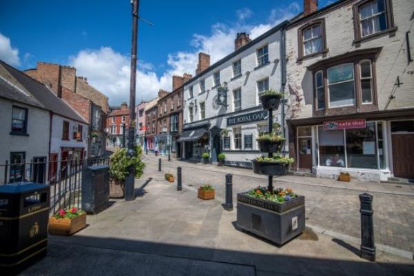 A deserted street in the English town of Ripon , Yorkshire, UK