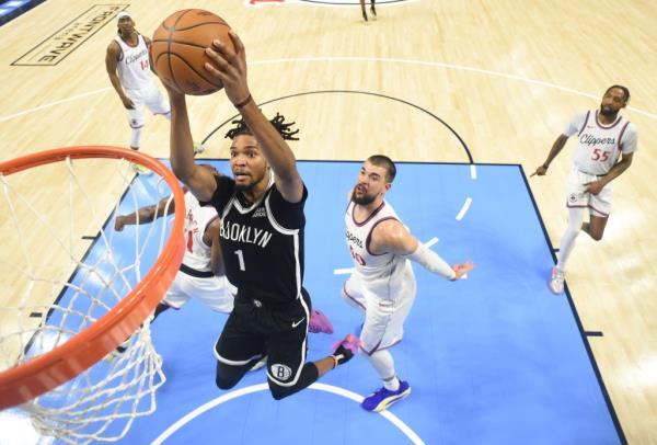 Ziaire Williams, who score 10 points, goes up for a dunk during the Nets' 115-106 preseason loss to the Clippers on Oct. 8, 2024.