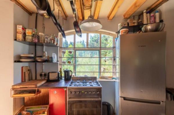 Mushroom House, kitchen