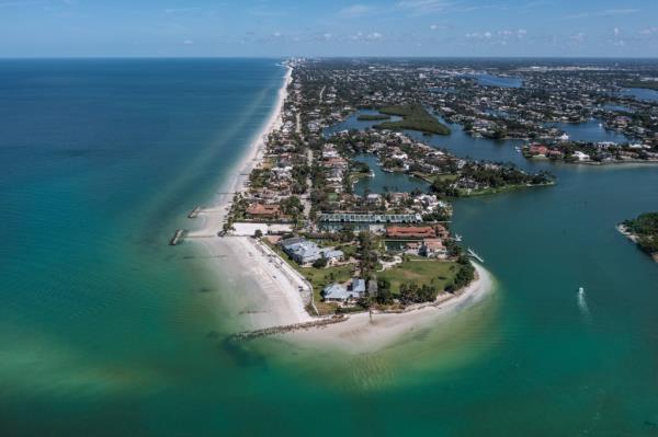 gordon pointe estate naples florida