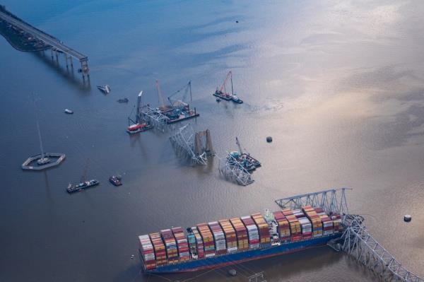 The Dali can be seen stuck in the bridge after the crash