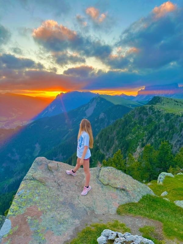 The sunrise at 4am in the Dolomites