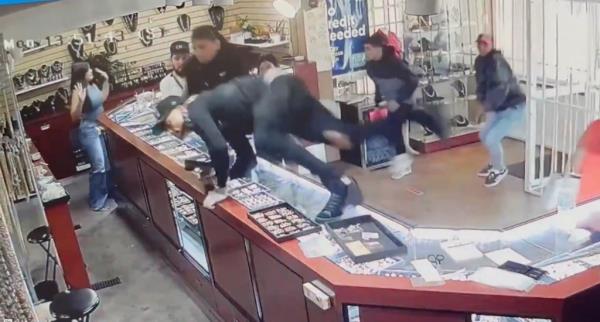 Surveillance footage showing an alleged Tren de Aragua jewelry store heist in Denver.