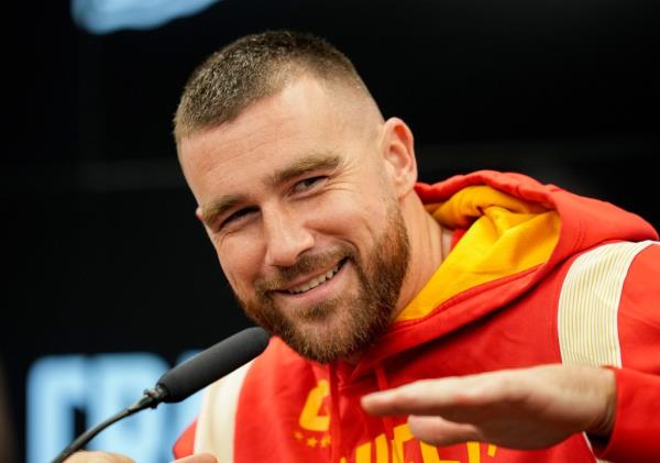 Travis Kelce smiling. 