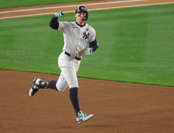 Aaron Judge hits a first-inning home run for the Yankees.