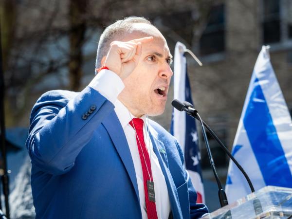 Mark Treyger, CEO of Jewish Community Relations Council speaks a<em></em>bout the spirit of the Israeli and Jewish people during a demo<em></em>nstration calling for the release of hostages from Hamas captivity