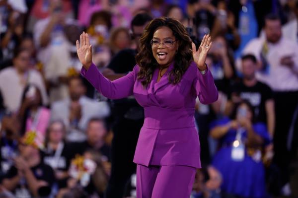 Talk show host Oprah Winfrey arrives to speak on stage during the third day of the Democratic Natio<em></em>nal Co<em></em>nvention at the United Center on August 21, 2024 in Chicago, Illinois. 