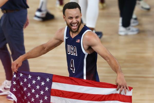 Steph Curry celebrates after Team USA won the gold medal on Aug. 10.