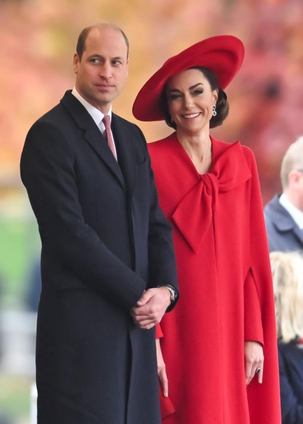 Prince William and Catherine, the Prince and Princess of Wales, attending a ceremo<em></em>nial welcome during the State Visit of the President of the Republic of Korea.