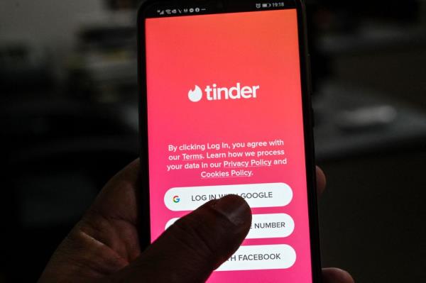 Garbo's safety features were first rolled out on Tinder in 2021. Users who logged into the app's safety center would be redirected to Garbo to co<em></em>nduct a background check that would show public reports a<em></em>bout violence and past convictions.