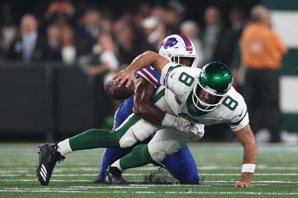 Aaron Rodgers did, in fact, suffer a career-ending Achilles injury just minutes into the game at MetLife stadium on Monday.