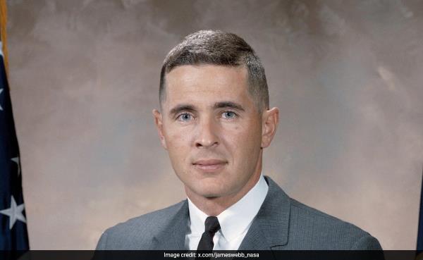 William Anders, Apollo 8 Astro<em></em>naut Who Took 'Earthrise' Photo, Dies In Plane Crash