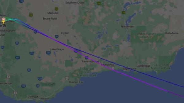 A Perth to Melbourne flight U-turned Mo<em></em>nday night less than an hour into the journey. A caller has told radio station 3AW a man was agitated and banging on the cockpit door. Picture: Flight Radar24