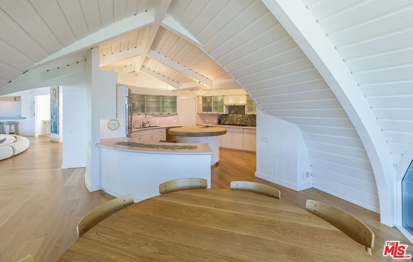 Karlie Kloss buys Wave House in Malibu