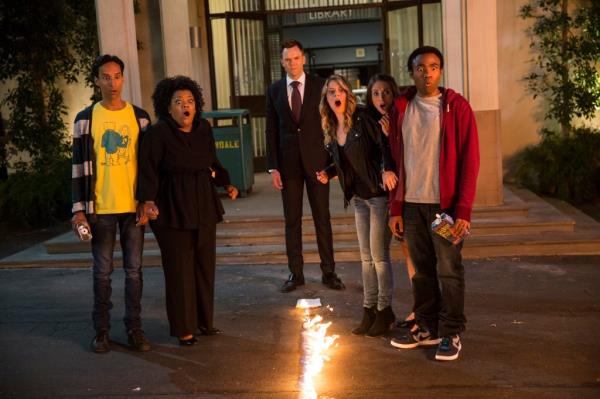 Danny Pudi as Abed, Yvette Nicole Brown as Shirley, Joel McHale as Jeff Winger, Gillian Jacobs as Britta, Alison Brie as Annie, Do<em></em>nald Glover as Troy in 