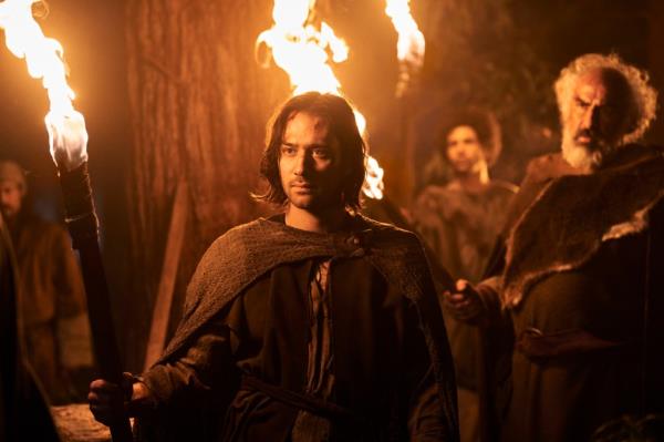 Maxim Baldry as Isildur on 