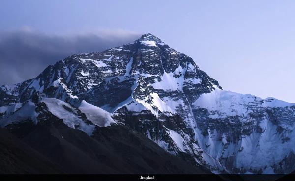 Nepal Army Removes Human Remains And 11 To<em></em>nnes Of Garbage From Everest Region