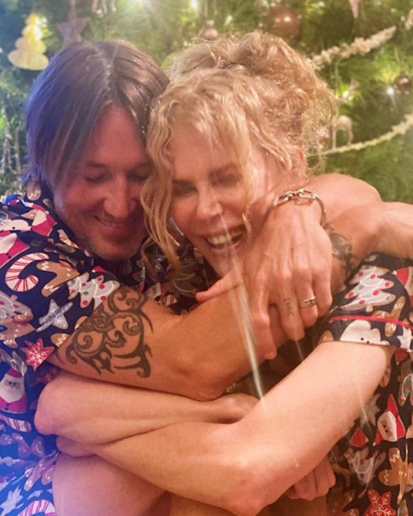 Keith Urban hugging Nicole Kidman in an anniversary celebration