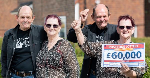 Caption: Pensio<em></em>ners heading to their beloved Blackpool after winning ?60,000 on postcode lotteryPeople's Postcode Lottery</p>

<p>　　