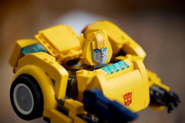 Image for article titled Lego's Next Transformers Set Brings Bumblebee to the Party