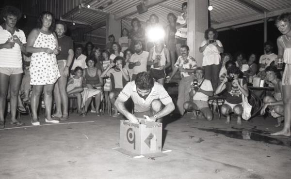 Cockroach racing at Pier Hotel, Port Hedland. 