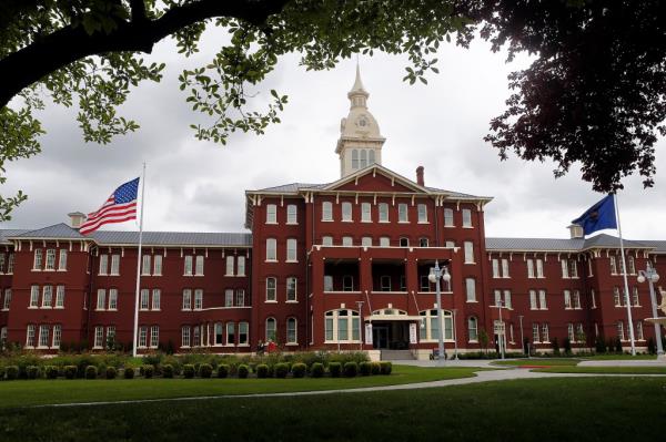 Pray escaped from the Oregon State Hospital in Salem and is co<em></em>nsidered dangerous.