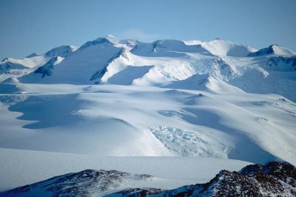 Scientists have discovered an ancient lost landscape under Antarctica. Credit: Getty/Galen Rowell