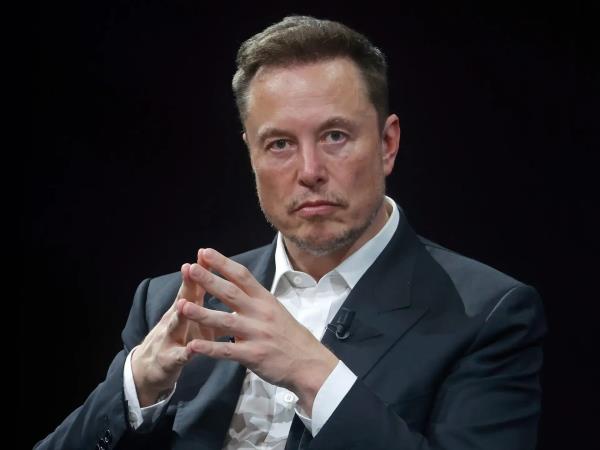 Elon Musk is said to have appeared at the SpaceX meeting on drugs