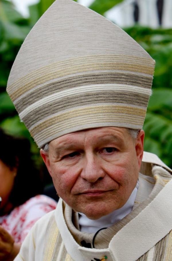 Old white man, big pointy hat